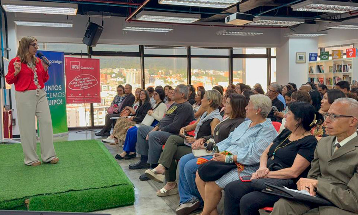 Claudia-Valladares-Tendencias-de-Innovación-en-Inteligencia-Artificial